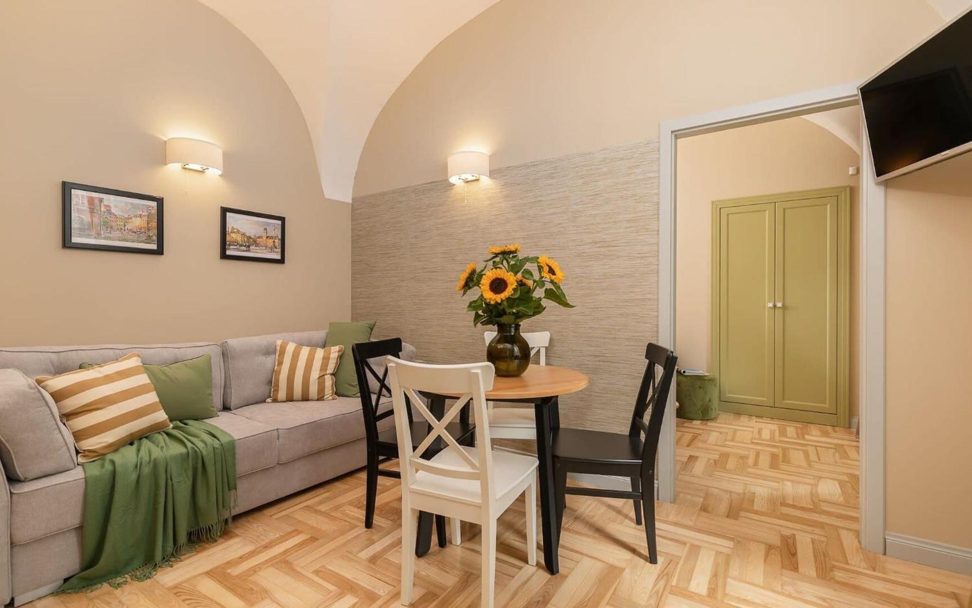 Rent Like Home - Krakowskie Przedmiescie 12 Warsaw Exterior photo
